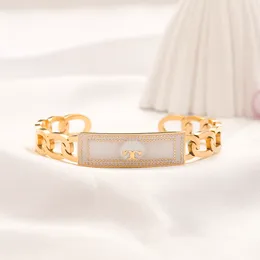 Bangle Fashion Style Armband Kvinnor Bangle Armband Manschett Designer Varumärkes smycken Crystal 18K Guldpläterad rostfritt stål bröllopälskare