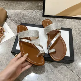 Slippers Trendy Zomer Flats Bling Flip Flop 2023 Open Teen Slides Fad Strand Sandalen Designer Gezellige Merk Jurk Vrouwen Schoenen