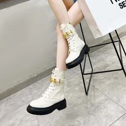 Дизайнерские ботинки Angle Boots Fashion Classic Luxury Women Slip на карманах матовая патентная кожа с брендом брендированные сапоги из телячьей кожи Черный бежевый белый 888