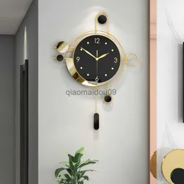 Relojes de pared Reloj de pared Art Deco dorado para sala de estar, reloj de pared Digital moderno de Metal nórdico creativo de lujo, diseño elegante Duvar Saati para el hogar HKD230830