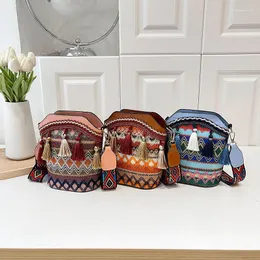 Kvällspåsar mode nationell stil mini handväskor för kvinnor tofs Summer Flap Simple Crossbody Bag Bolsa Lady's