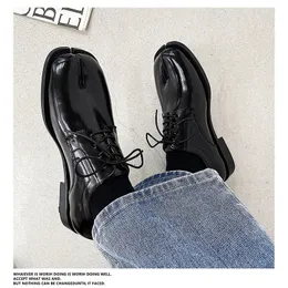 Gai Gai Dress 2024 Comfort Men split toe toe microfibric Maner Man Disual Lace-Up Male Tabi Man's Shoes A1 230830