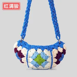 Ny mormor Grid Cotton Thread Woven Bag Women's Ethnic Style Handgjorda virkade handgjorda mobiltelefonpåse skarvad en axel crossbody väska 230831