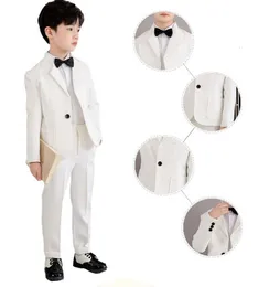 Anzüge Gentleman Kinder Weiße Taufe Jacke Hosen Fliege 3PS Pograph Anzug Kinder Geburtstag Performance Kleid Jungen Gastgeber Bräutigam Set 230830