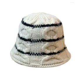 Berets Weiche Eimer Hut Koreanische Gestreiften Warmen Verdicken Winter Beanie Runde Top Woolen Gestrickte Turban Herbst