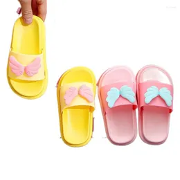Slipper Summer Children's Slippers With Wings For Girls Cute Leaf Kids Inomhus Flip Flops Soft Soled Badrum Non-Slip Shoes Sandaler