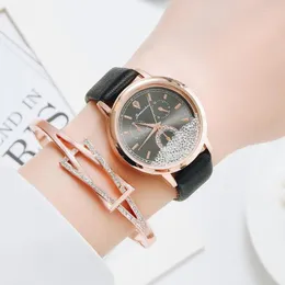 Relógios de pulso Modo Frauen Uhr 2 Teile/satz Armband Kleid Quarz Damen Kristall ZifferblaSport Handgelenk Uhren Relogio Feminino