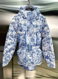 Женщина Ienki Jacket Downty Cotton Jackets Cast Fashion короткая куртка Слим Слим Корсет Толстый горнолыжный костюм Ветзу