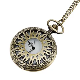 Pocket Watches Retro Fashion Watch med Hollowed Sun Flame Flower Stor spetshalsband