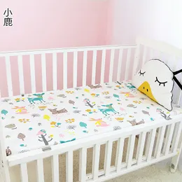 Sängkläderuppsättningar födda baby spjälsäng monterade ark andningsbara pojkar säng madrass täcker tecknad spädbarn torn linne för barnsäng storlek12065cm 230301