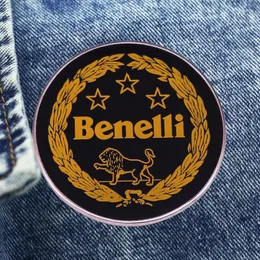 Brooches Benali Lion Brooch Retro 70s Racing Motorcycle Logo Badge Collect Denim Jacketバックパックの友人やファンのギフト