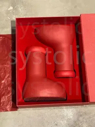 Designer MSCHF Big Red But Buty deszczowe Grube dno bez poślizgu Rubber Platforma Platforma Modna moda Astro Boy Mens Women Outdoor Sneakers z pudełkiem