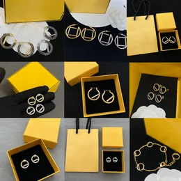 En kaliteli elmas küpeler kolye takı seti çift harfli altın yüzük tasarımcısı saplamalar düğün parti hediyeleri toptan