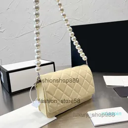 Väskor Evening Flap Chain Crossbody Shoulder Bags Designer France Womens Claic Flap Quilted Pearl Chain Quiltade Väskor Plånbok med Silver Metal Hardware Crob 2023