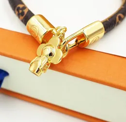 Luxus V Marke Clover Designer Charm Armband Gold Echtes Echtes Leder Süße Blume Liebe Armbänder Party Hochzeit Schmuck