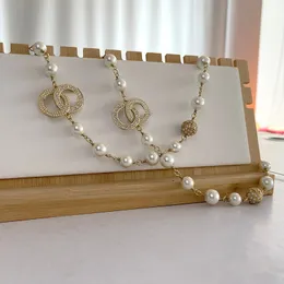 Perfurar o colar de pérolas 18 estilo atacado designer de luxo pingente colares marca duplo letterchain banhado strass cristal