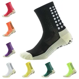 Herrstrumpor Nya utomhusfotbollstrumpor Anti Slip Soccer Sports Men Womens Sport Socks Friction Film Thicked Bottom Baseball Rugby Socks Z0227