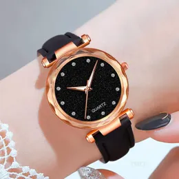 Wristwatches Women Diamond Watch Starry Sky Round Dial Bracelet Watches Ladies Leather Band Quartz Wristwatch Female Zegarek Damski