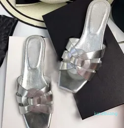 2023-ny lyxdesigner Slipper Kvinnor Sandaler Toppkvalitativ Fashion Super Classic Casual Slipper Sandy Flip Flops Storlek 34-42 002