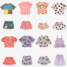 Tshirts韓国の女の子の男の子Tシャツショーツ2023 BC夏の赤ちゃんの子供用Tシャツ子供服2〜8歳のトップ服230301