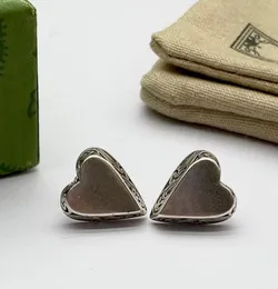 Retro Silver Heart Charm Stud Earrings Classic Designer Letter EarDrop Aretes Orecchini Have Stamp For Women Men Party Lovers smycken med låda