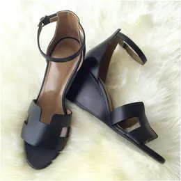 Designer Shoe Santorini Womens Sandals Calfskin Leather High Heel Classic Legend Sandal Casual Flat Wedge Heel Shoes H Women Slipp236p