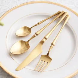 Set di stoviglie Golden Matte Stoviglie Set di posate Cucchiaio e forchetta 1810 Posate riutilizzabili in acciaio inossidabile Posate lavabili in lavastoviglie 230302