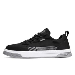 2023 Мужчины Женщины кроссовки Green Black Grey Commory Mens Trainers Trainers Outdoor Sneakers Size 39-44 Color1