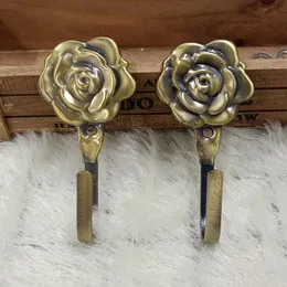 2pcs Antique Curtain Hook Peony Flower Shape Key Purse Clothing Hooks Bathroom Shower Curtain Hook Home Curtain Accessories TH0668