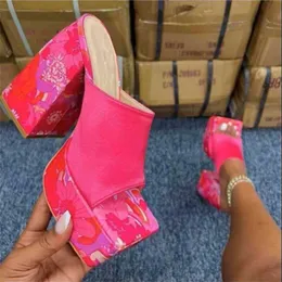 Kleid Schuhe 2023 Neue Frauen Farbe Druck Quadratischen Kopf Unten Dicke Ferse Oneline Hausschuhe frauen Große Größe Highheeled sandalenL230301