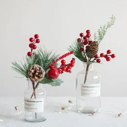 장식용 꽃 1pc 인공 꽃 레드 크리스마스 베리와 소나무 콘 홀리 가지가있는 고향 장식 꽃 장식 공예를위한 장식