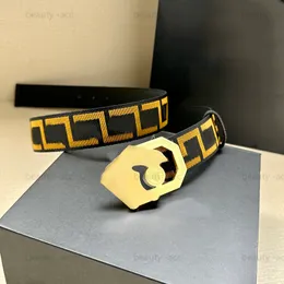 Cintura da uomo di design Luxury Ceinture Tessuto a maglia Cinture interne in pelle di vacchetta Oro argento Scava fuori fibbia Cinturino da donna Larghezza 4 cm Cintura