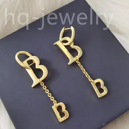 2023 Luxury Master Diamond Studs 14K Gold Gold Design Brincos femininos Carta F Earrings Charm Gift18