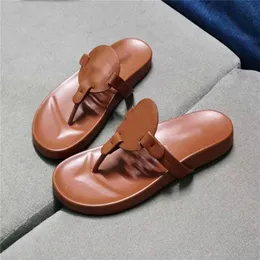 Sandalias de cuero para mujer, zapatillas de corcho, zuecos informales con doble hebilla, chanclas deslizantes, zapatos de playa, size35-43285S, verano 2021