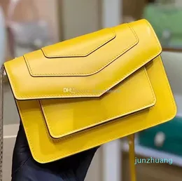 Orijinal Kalite Flep Bag Tasarımcı Kadın Omuz Çantaları 19cm Lüksler Tasarımcılar Messenger Bag Orijinal Deri Çapraz Vücut Çantalar 02