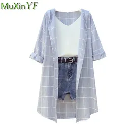 Kvinnor s tvåstycksbyxor M 4xl Summerkläder Korean Casual 3 PCS Set Loose Long Plaid Shirt White Vest Short Denim Outfits Jeans 230302