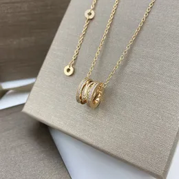 Högkvalitativ halsband Fashion Classic Titanium Steel Necklace Luxury Diamond-Errusted Pendant Chain Jewelry Accessories Presents Inget originalpaket