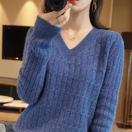 Kvinnors tröjor Fashion Sweater Kvinnors löst passande vinterprodukt förtjockad solid färg V-ringning Versatil topp långärmad bottnad tröja 230303