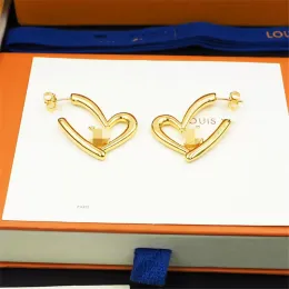 Orecchini firmati orecchini stile moda di alta qualità design timbro orecchini placcati oro in acciaio inossidabile regalo per feste da donna all'ingrosso