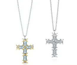 Золотой крест, наполненные оптовыми ювелирными ювелирными украшениями