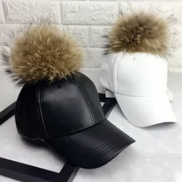 Maershei Kadın Moda Gerçek Kürk Beyzbol Kapı Sıcak Kırış Sweer Kız Şapka Snapback Pom Pom Kapağı Deri Hip Hop Kemik Kapakları Y200714229V