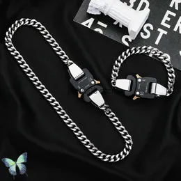 Anhänger Halsketten ALYX Schnalle Halskette Beste Qualität 1017 ALYX 9SM Halskette Titan Stahl Metall Knopf Mechanische Energie T230303
