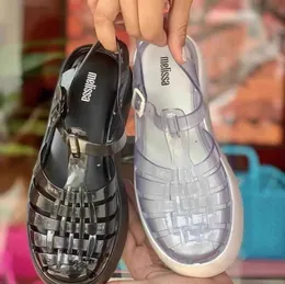 2023 Melissa Luxury Designer Женщины Толстые каблуки сандалии ПВХ -резиновый желе прозрачная чистая платформа обувь ретро -хрустальная мода шоу Roman Super High Casual