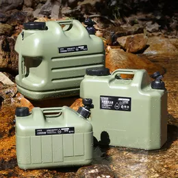 Hydratationsausrüstung 25l Wasserflasche Lagerung Wasserhahn Campbeutel tragbarer PE -Bucket Outdoor Camping Food Grade Plastik Plastik 230303