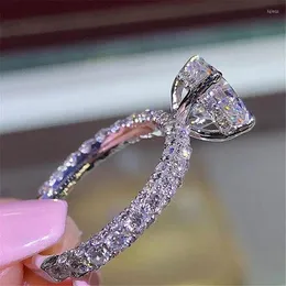 Bröllopsringar 2023 Flash Diamond Round Princess Ring Crystal Fromwarovskis Fashion Women Engagement Marriage