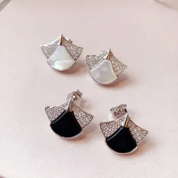 Buigari diva fan şekilli tasarımcı, kadın için elmas beyaz fritillaria resmi reprodüksiyonları gümüş klasik stil premium hediyeler 050