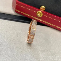 Grube metalowe złote pierścienie designerskie dla kobiety Moissanite Rose Golden Classical Style Out Out Kryształy urodzinowe Prezent Śruba Genialna pierścień diamentowy ZB019 E23