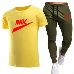 Herrspårspår Sweatshirt Pants 2 -stycken Set Casual Sportswear Basketball Wear Springummer New Sportswear Brand Suit