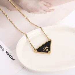 Sier Triangle Pendants Necklace Female Stainless Steel Couple Gold Chain Pendant Jewelry on the Neck Gift for Girlfriend Accessories