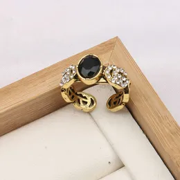 20% zniżki na wszystkie pozycje 2023 Nowa luksusowa wysokiej jakości biżuteria modowa dla czarnego życia flash diamentowy środkowy wszechstronny starożytny rąk rąk pierścionka Kobieta